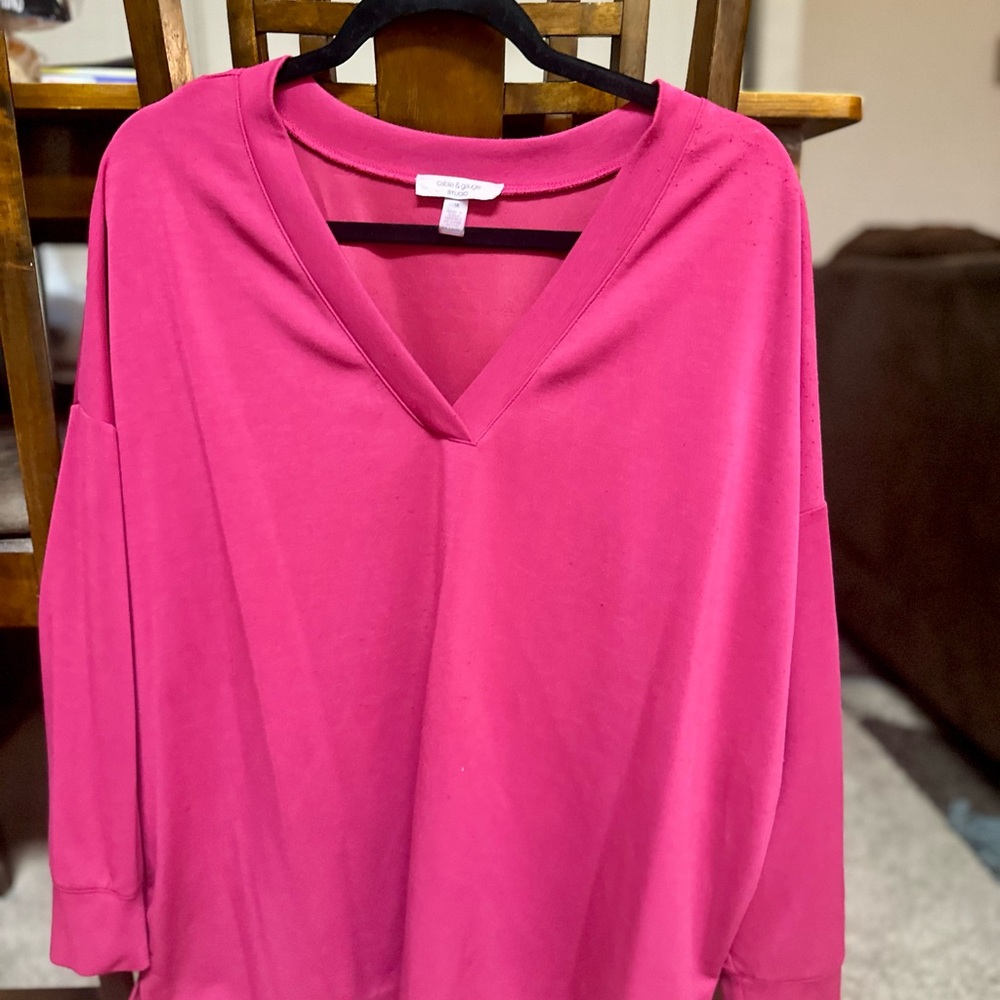 Cable and gauge Women's Pink V-Neck Top sweater long sleeve